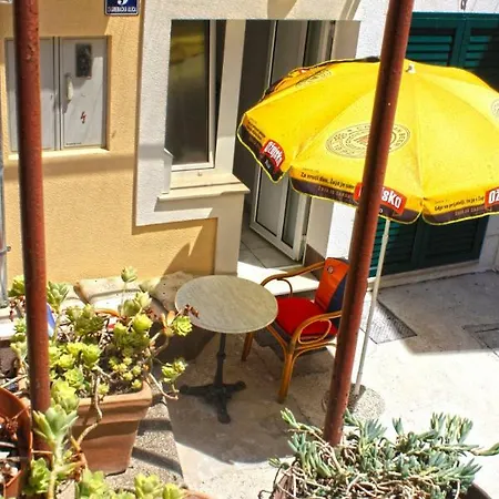 アパート Tomislav